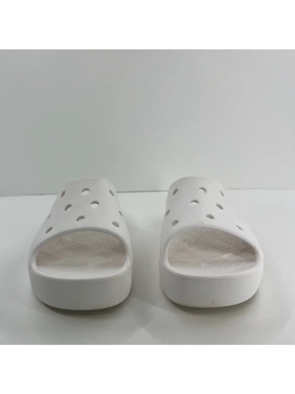 Crocs Classic Platform Slide Sandals Women US 9 Lightweight Chunky Slip On White